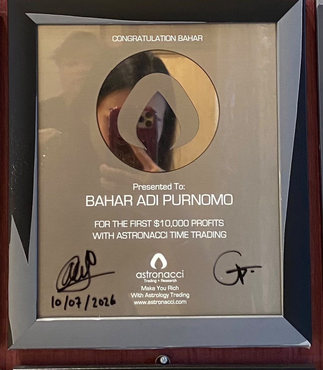Plakat penghargaan Astronacci atas nama Bahar Adi Purnomo
